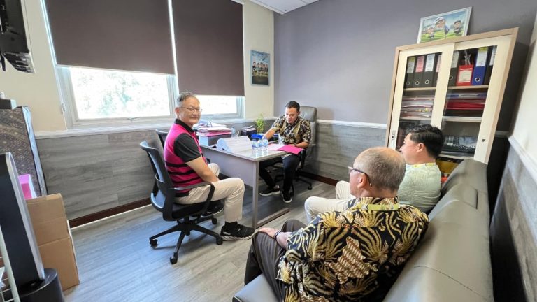 75983405-6db0-4cda-9a1b-5b4f121ccd7a