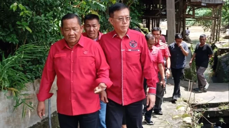 68f1ff1001241-ketua-dpd-pdi-perjuangan-sumut-rapidin-simbolon_medan