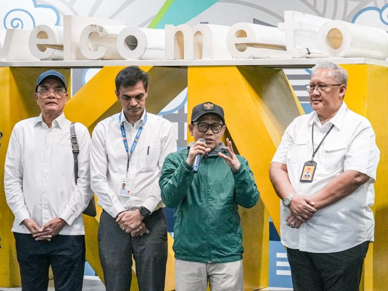 9ff4afd2-91a5-4d61-96c9-2708333e9f37