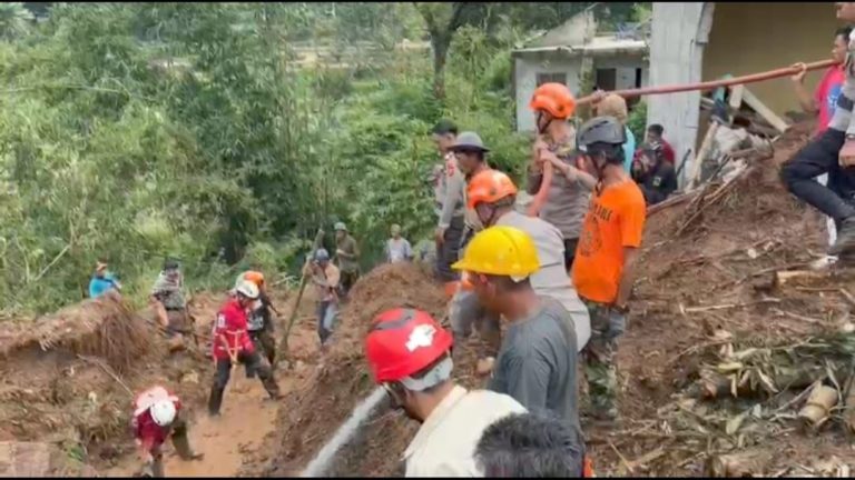 e7c04d5f-ca89-4143-834c-72ae6d481198