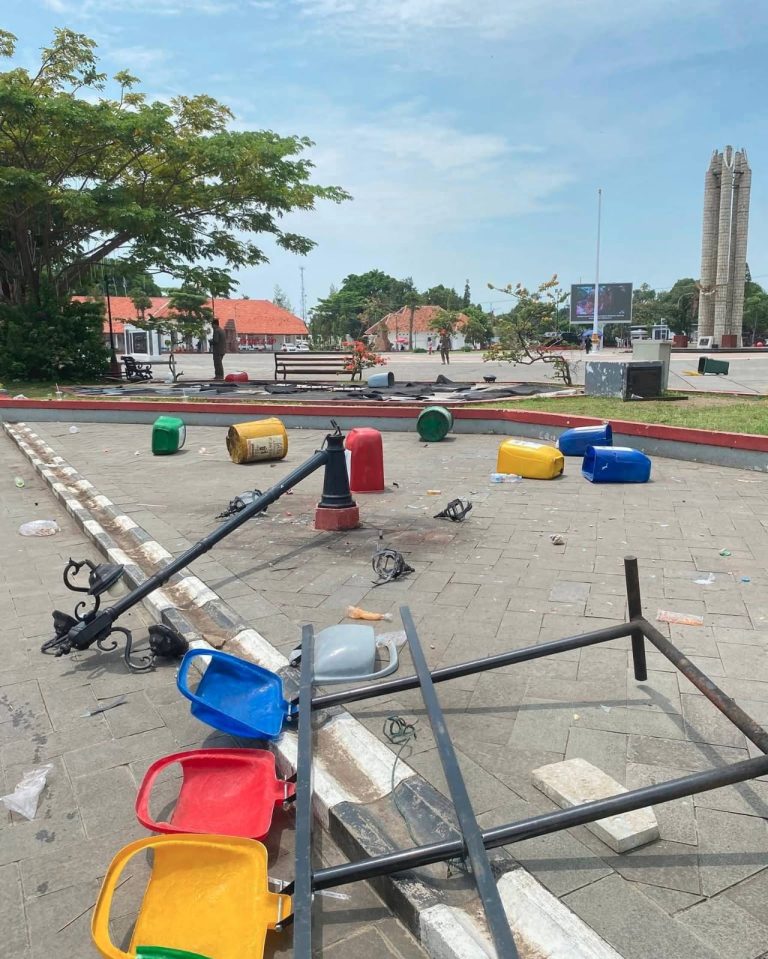 56a35a09-bd5f-487f-8592-f3afce4319e8