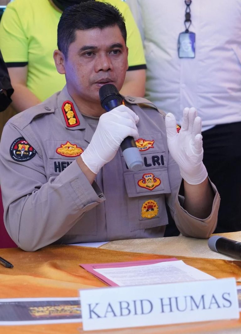 8fef4ddb-adc9-4a80-b9a8-35e092dca201