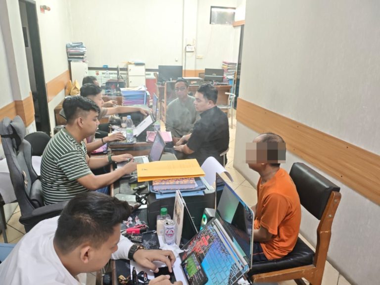 ad2e4aa5-6bff-4258-9871-a52d7aa91689