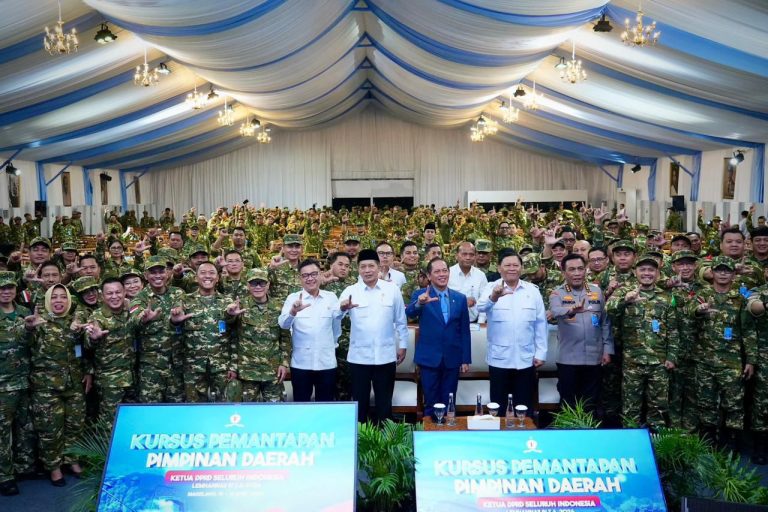 b8033a79-1756-4c2d-9d33-ff3910e0d900