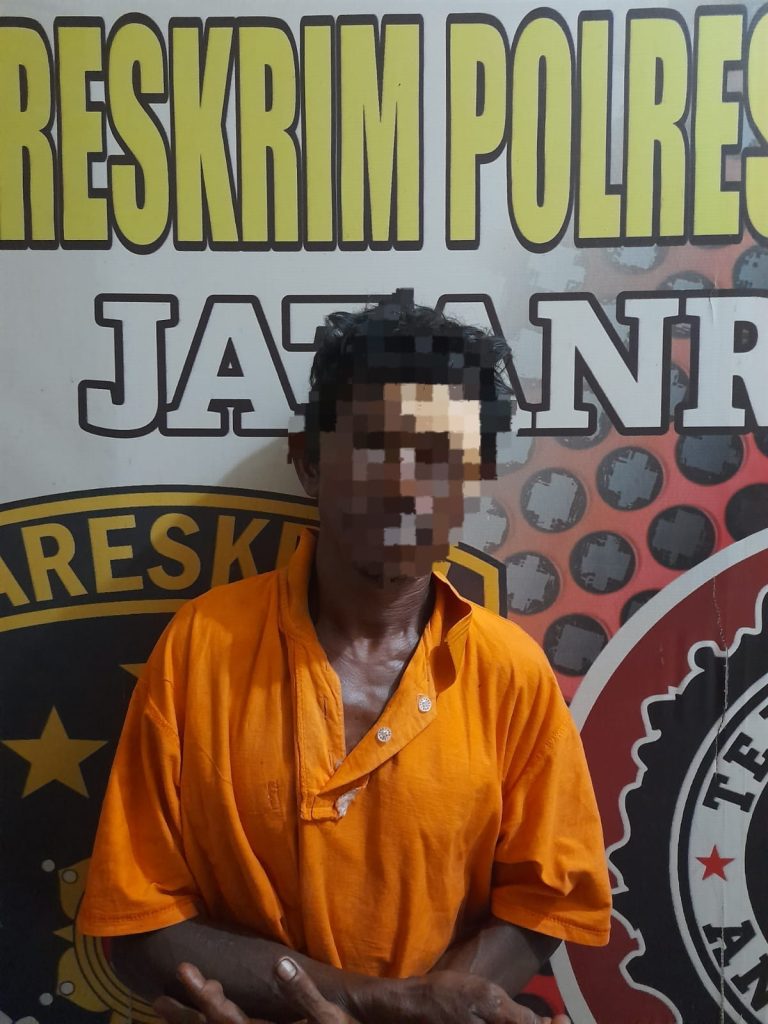 1000029688